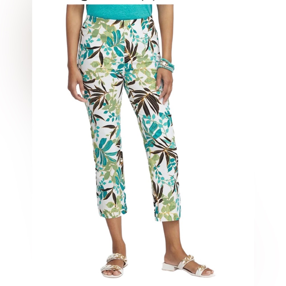NWT Chico’s Juliet Palm Print So Slimming Straight Cropped Pants